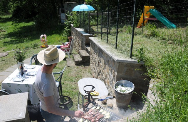 Relax in the pool, play foosball, barbecue, save money!