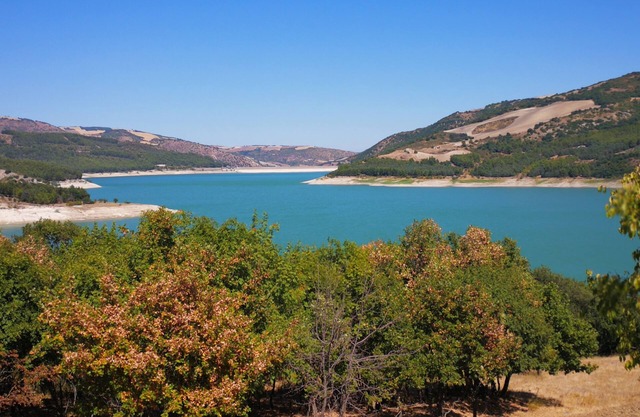 Relax on Lake Occhito - Molise exists and is gorgeous!