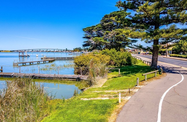 Relax with nature down by the Riverside