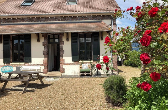 Relaxation and teleworking in a charming cottage in the countryside, 1h from Paris.