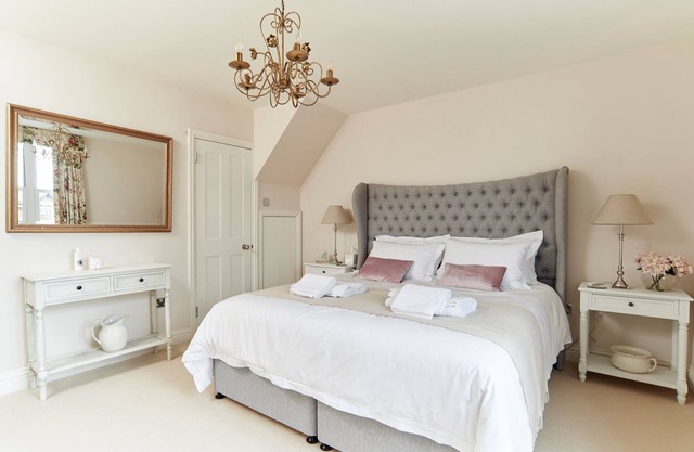 Relaxed luxury with Hot Tub, Child & Pet Friendly!