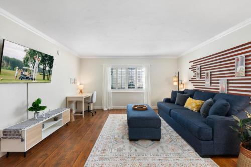 Relaxing 3BR Condo in Phoenix with Pool, Hot Tub and Free Netflix Access