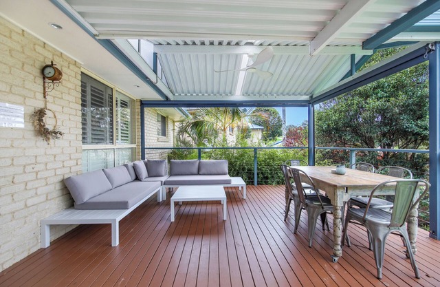 Relaxing 3BR+granny flat holiday home close to Sawtell, pet-friendly, large garden