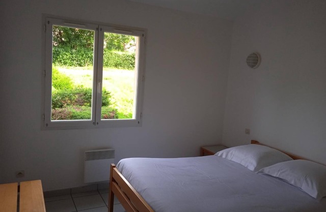 Relaxing Country Estate: Tennis, Pool, and Nature. Near Marais Poitevin