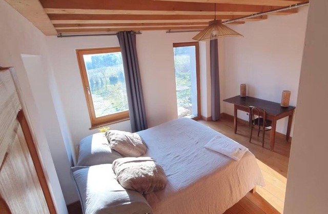 Relaxing escape Spacious room for rent in Neydens, near Geneva