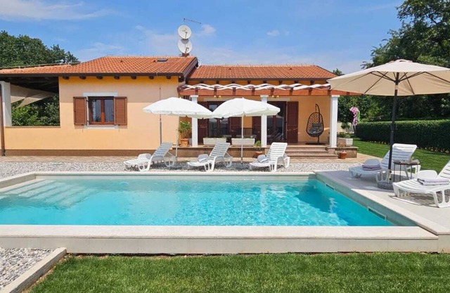 Relaxing Istrian Home with Pool, Garden, Barbecue – Family & Pet-Friendly