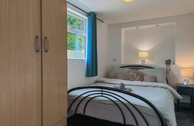 Relaxing Medway Stay | Garden & Motorway Access