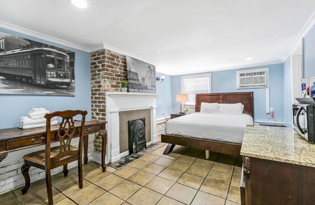 Relaxing NOLA Getaway on Canal