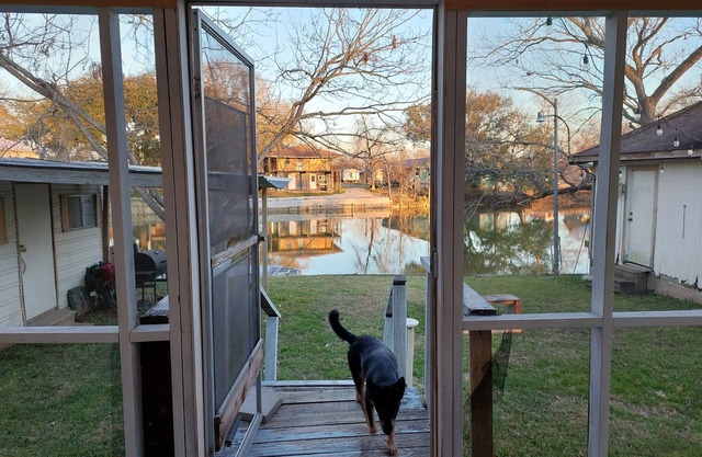 Relaxing River House on Trinity River