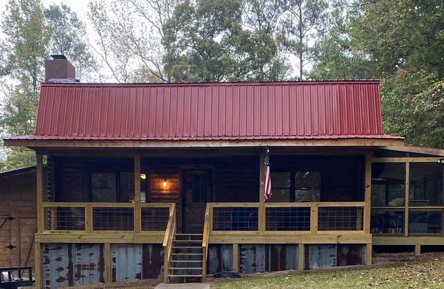 Relaxing Rustic Cabin located near Logan Martin Lake