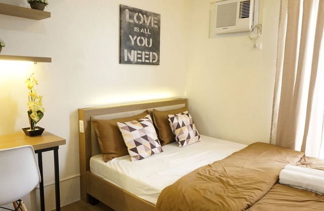 Relaxing Studio Unit with Balcony Makati