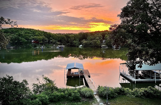 Relaxing Water Front Retreat on Lake of Ozarks