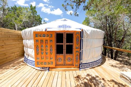 Relaxing Yurt Perfect for Couples in Dripping Springs, Texas
