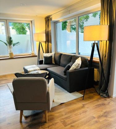 REMA Homes - Jacuzzi Terrasse 55' TV Küche Regendusche