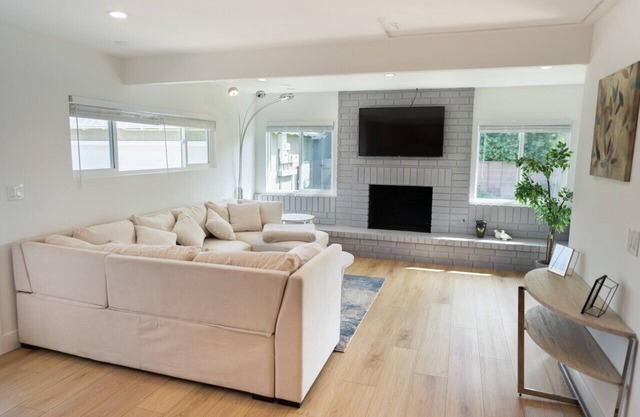 REMODELED 3BR HOME near DISNEYLAND: GARAGE, FENCED YARD, EVCHARGER, FOOSBALL p74