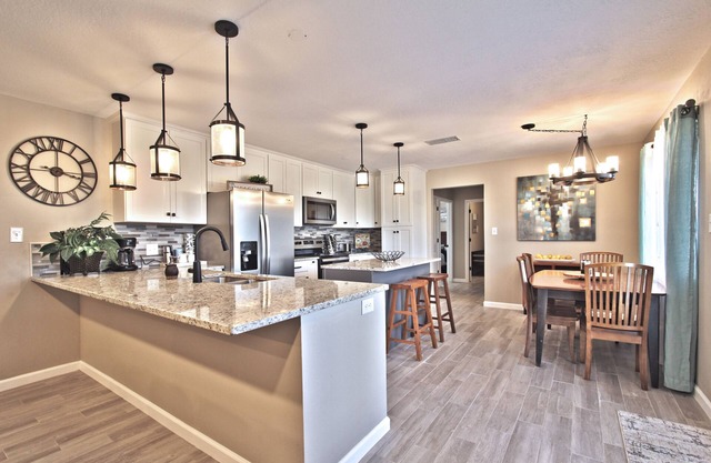 Remodeled 6 Bed, 5 bath on 15 acres! Owned and Operated by a Premier Host!