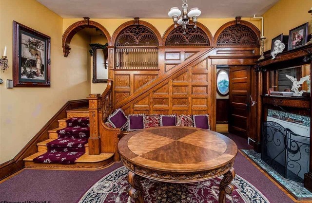 Remodeled historical home w/firepit, modern amenities, and close to adventures