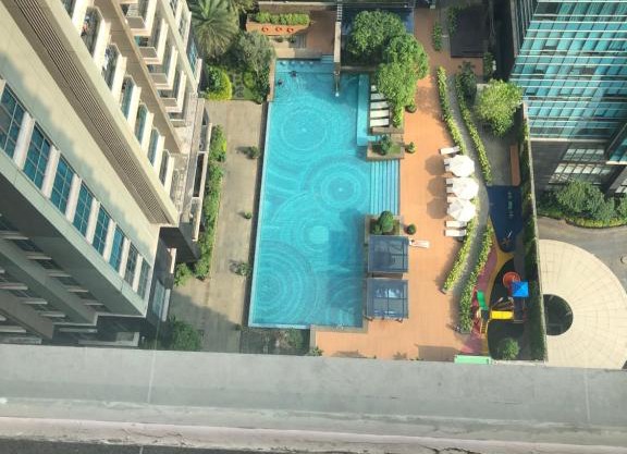 Renez Senopati Apartemen