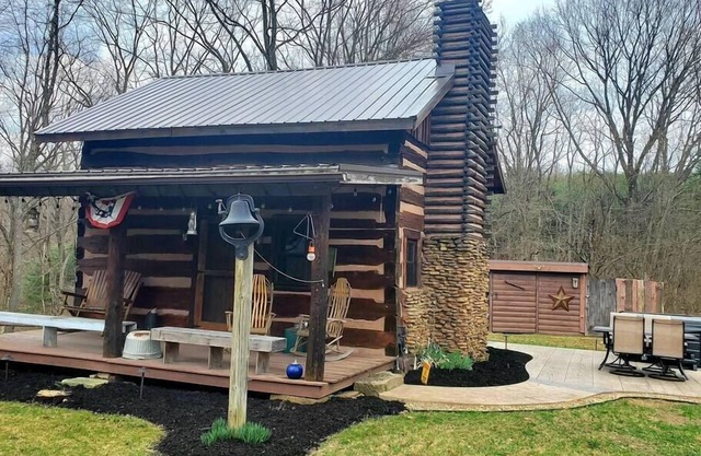 Renovated 1800s Pioneer Cottage