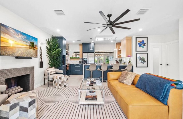 Renovated 3BR/2BA Luxury Home w/Gym & Heated Pool