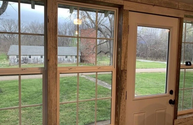 Renovated Farmhouse - Hunters Lodge