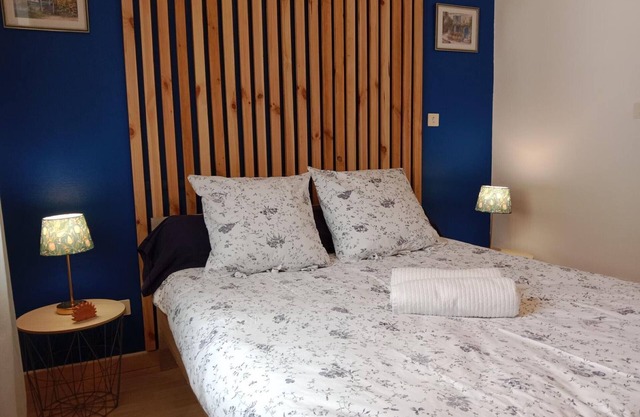 Renovated Home with Modern Comforts, Near Vichy Center, 3 Bedrooms, All-Inclusive Amenities