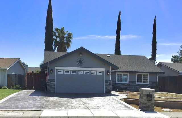 Renovated home cozy room close to many attractions, Golden One Stadiumn