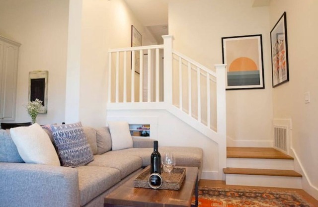 Renovated home in historic Claremont -Long-term