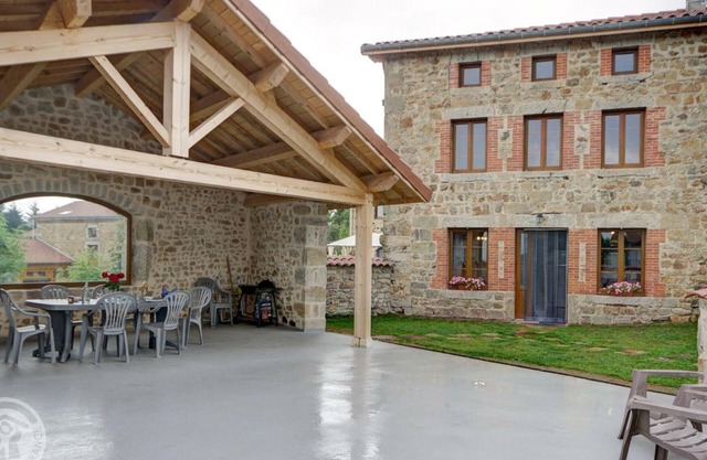 Renovated house 2019, perfect for families and friends, terrace, near dairy farm