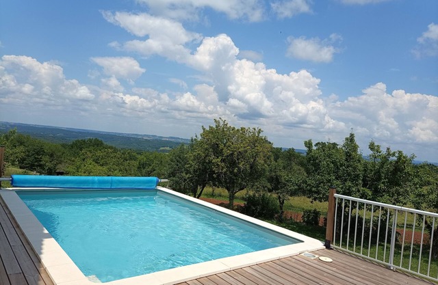 Renovated house with view and heated pool
