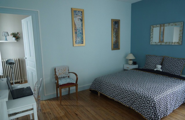 Renovated & private studio 30m² with terrace in old charming house
