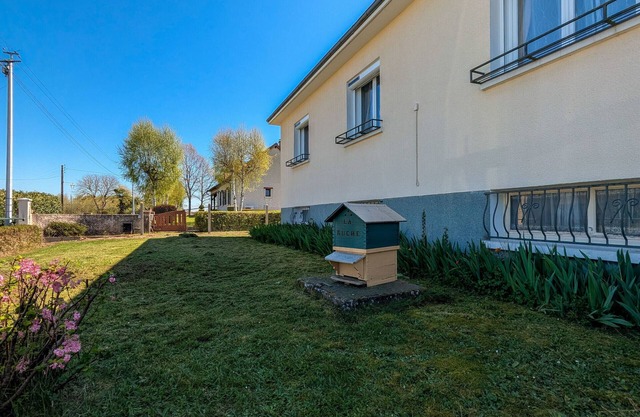 Renovated Townhouse in Argy: Private Garden, Game Room, Near Château and ZooParc de Beauval