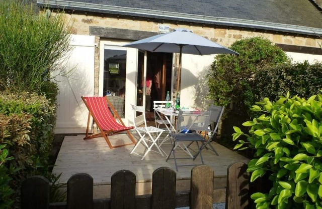 Rent at the edge of the water, Gulf of Morbihan, Larmor Baden