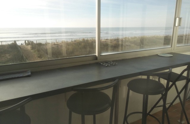 Rent T2 apartment facing the ocean