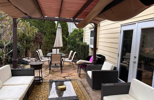 “Rent the Comfort: Cozy Home near School, Hospital & Healthcare”