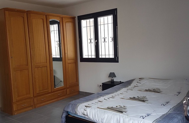 Rental air-conditioned studio var