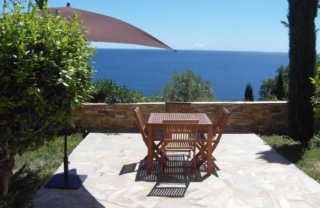 Rental in Miomo, Cap Corse, garden, swimming pool and superb sea view