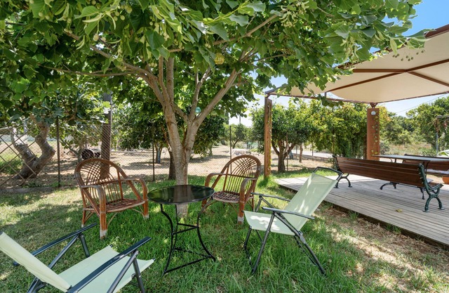 Residence 'Iris Apartment Mytikas' with Mountain View, Wi-Fi and Air Conditioning