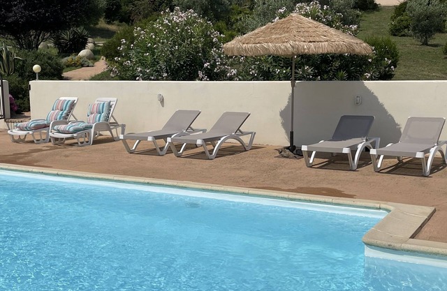 Residence of 3 villas with swimming pool