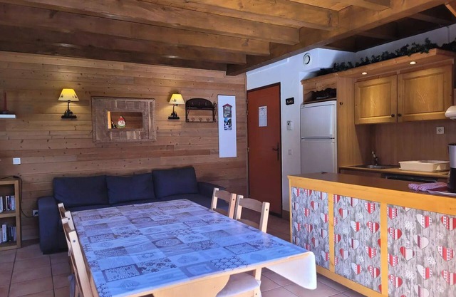 Residence Pra Roustan - Warm and charming 1/2 chalet for 6 with south facing terrace