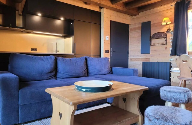 Residence Pra Roustan - 1/2 Chalet with terrace and beautiful mountain views, 400m from the cable car, Pra Loup