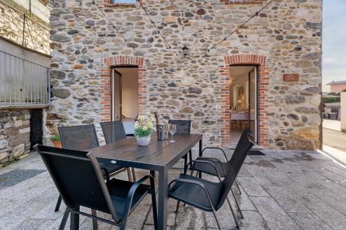 Residenza Jasmine Grey Apartment