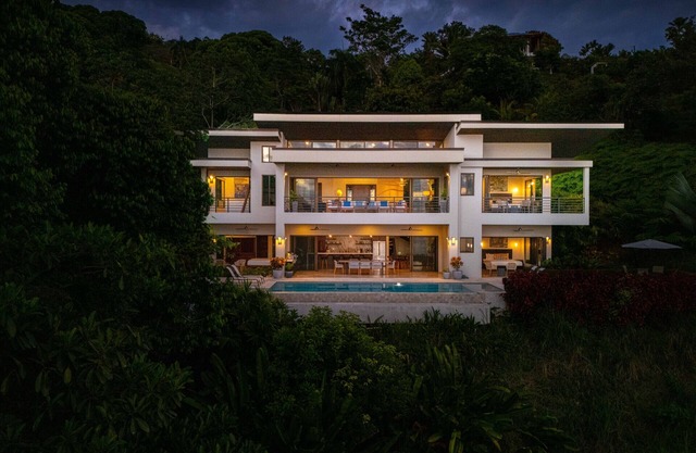 RESOL: Secluded Ocean-view Jungle Villa