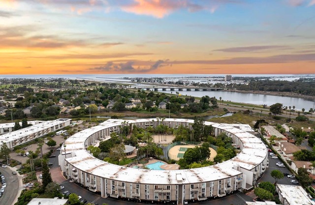 Resort Amenities | 1BR | SeaWorld | Parking | W/D