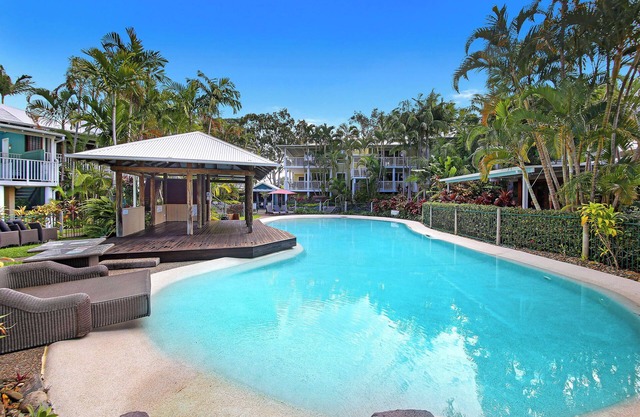 Resort Living: 2BR Apt with Pool in Heart of Noosa