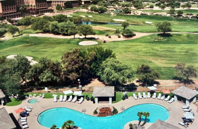 Resort living in Scottsdale w heated pool #124