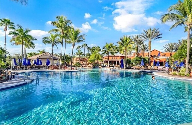 Resort Style Development w/Pool Tiki Bar - Sleeps 6
