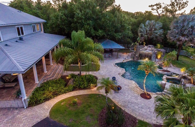 Resort style pool with lazy river, grotto, & hot tub! Dog-Friendly! Golf Haven!