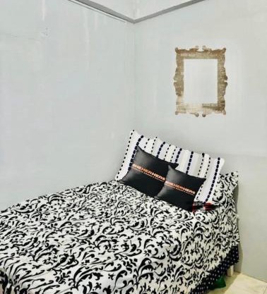 REST HOUSE Studio Room3 by Rizalia Apartment
