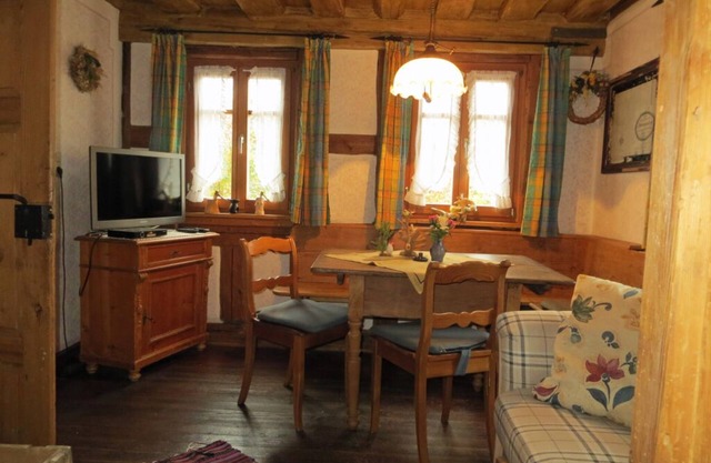 Restauriertes Bauernhäuschen im Zentrum von Schweinsdorf